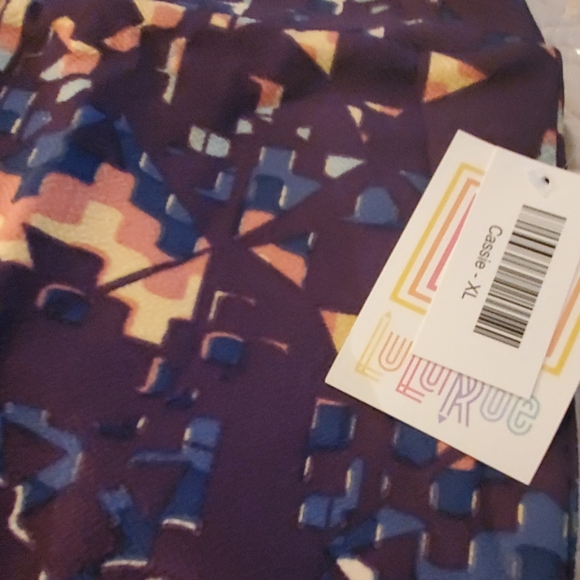 NWT XL LULAROE CASSIE SKIRT - Picture 2 of 4